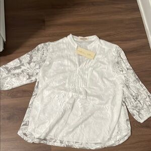 Amber Skies Women  Long Sleeves Blouse Size M NWT